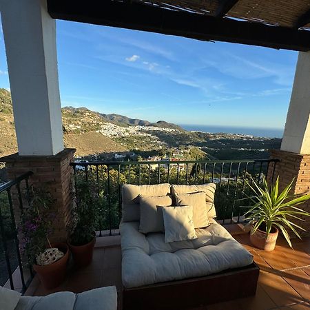 Villa En Frigiliana Con Piscina, Jacuzzi Y Espectaculares Vistas Bagian luar foto