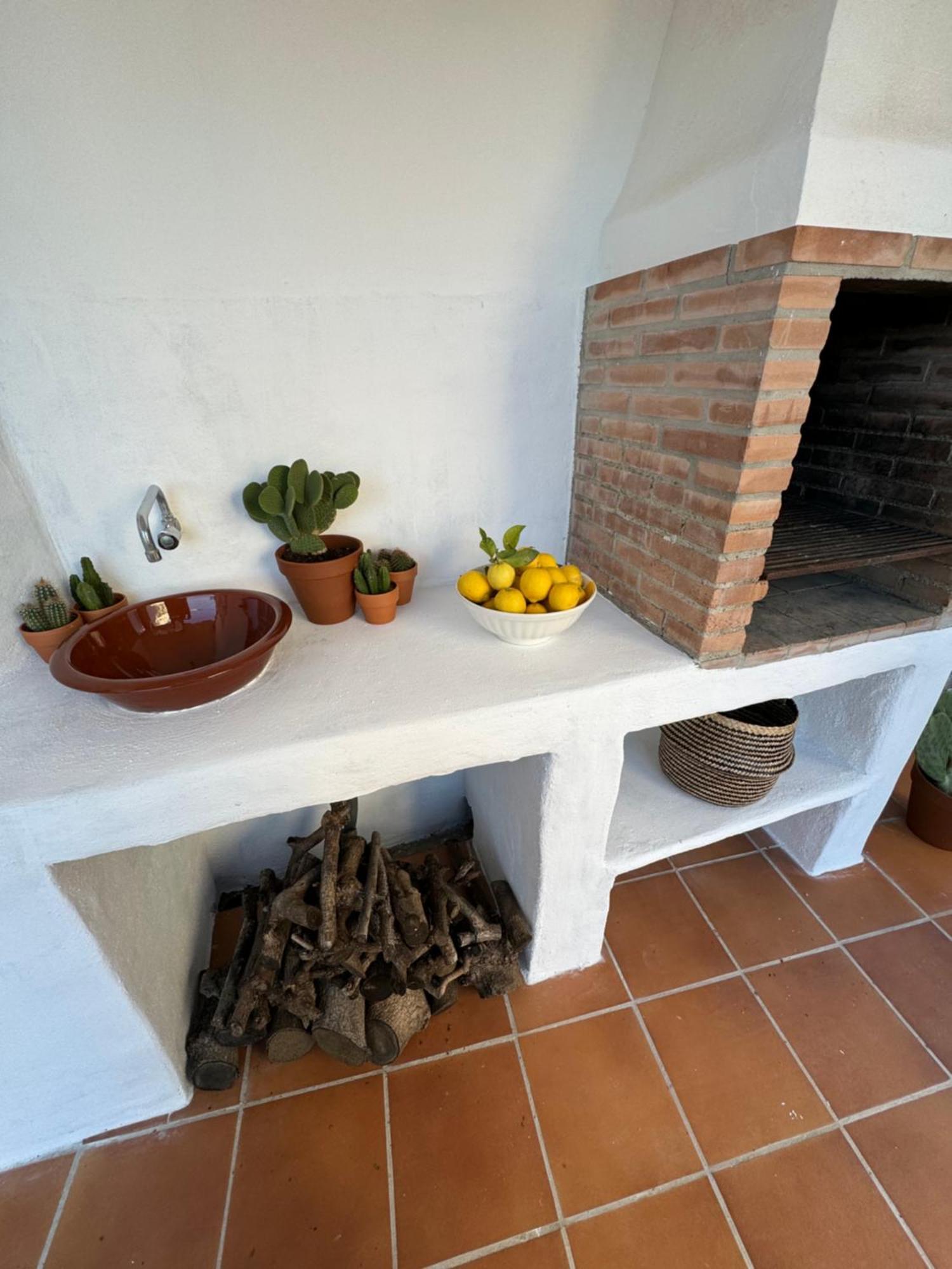 Villa En Frigiliana Con Piscina, Jacuzzi Y Espectaculares Vistas Bagian luar foto