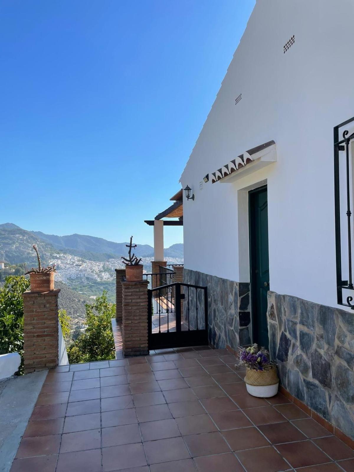 Villa En Frigiliana Con Piscina, Jacuzzi Y Espectaculares Vistas Bagian luar foto