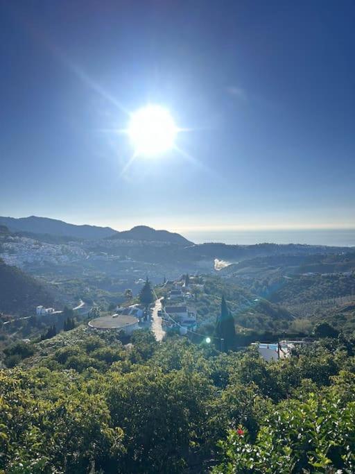Villa En Frigiliana Con Piscina, Jacuzzi Y Espectaculares Vistas Bagian luar foto
